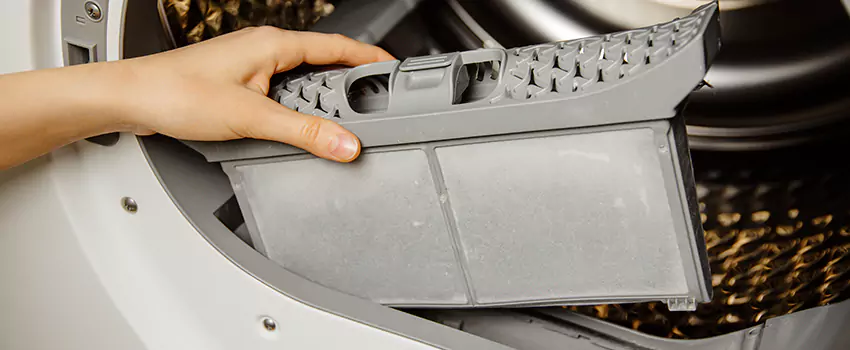 Signs Of A Clogged Dryer Lint Trap in Kansas City, Missouri